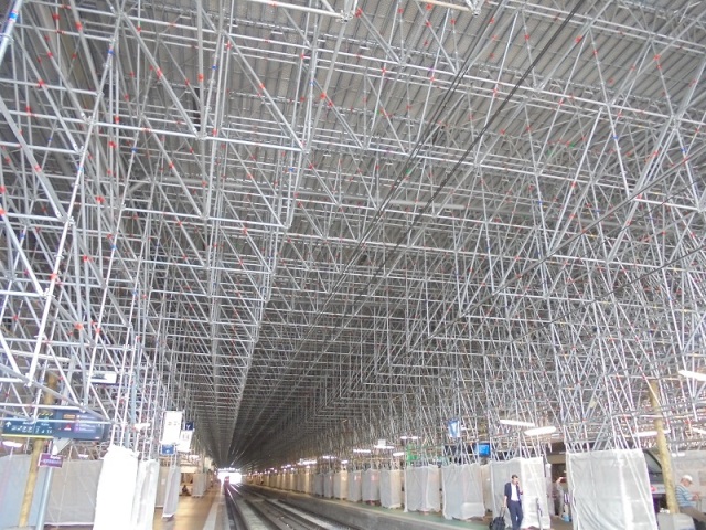 Gare_St_Jean_scaffolding